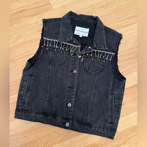 Black/Gray wash Jean Vest (size Large)
Rhinestones dangling